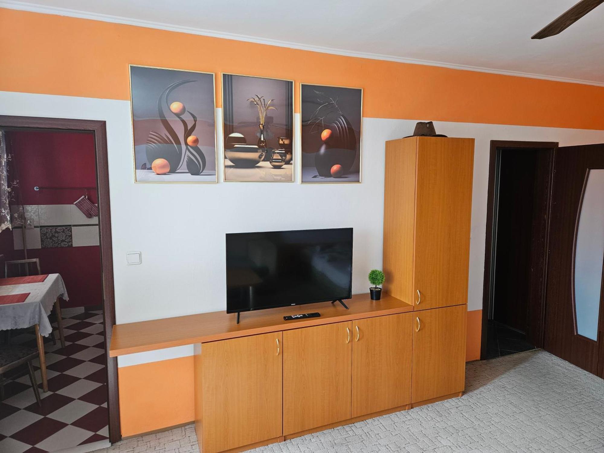 Považská Bystrica Wolf Apartman Pokojne Ubytovanie V Povazskej Bystrici Ticha Lokalita S Parkovanim Vsade Blizko Vhodne Pre Pracovne Cesty Turistiku Aj Oddych Plne Vybavena Kuchyna מראה חיצוני תמונה